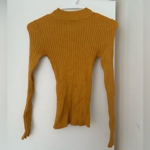 Ribbed yellow sweater